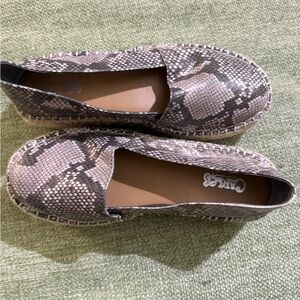 Carlos by Carlos Santana Snakeskin Espadrilles